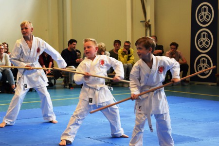 Kihon met kiai, doorzetten!!